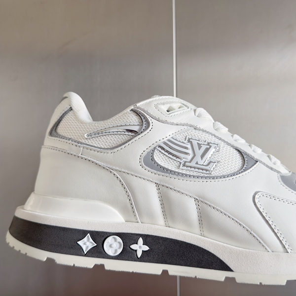 ルイヴィトン靴着用イメージ